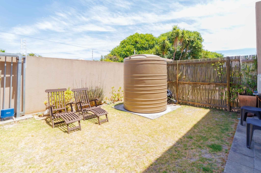 1 Bedroom Property for Sale in Table View Western Cape